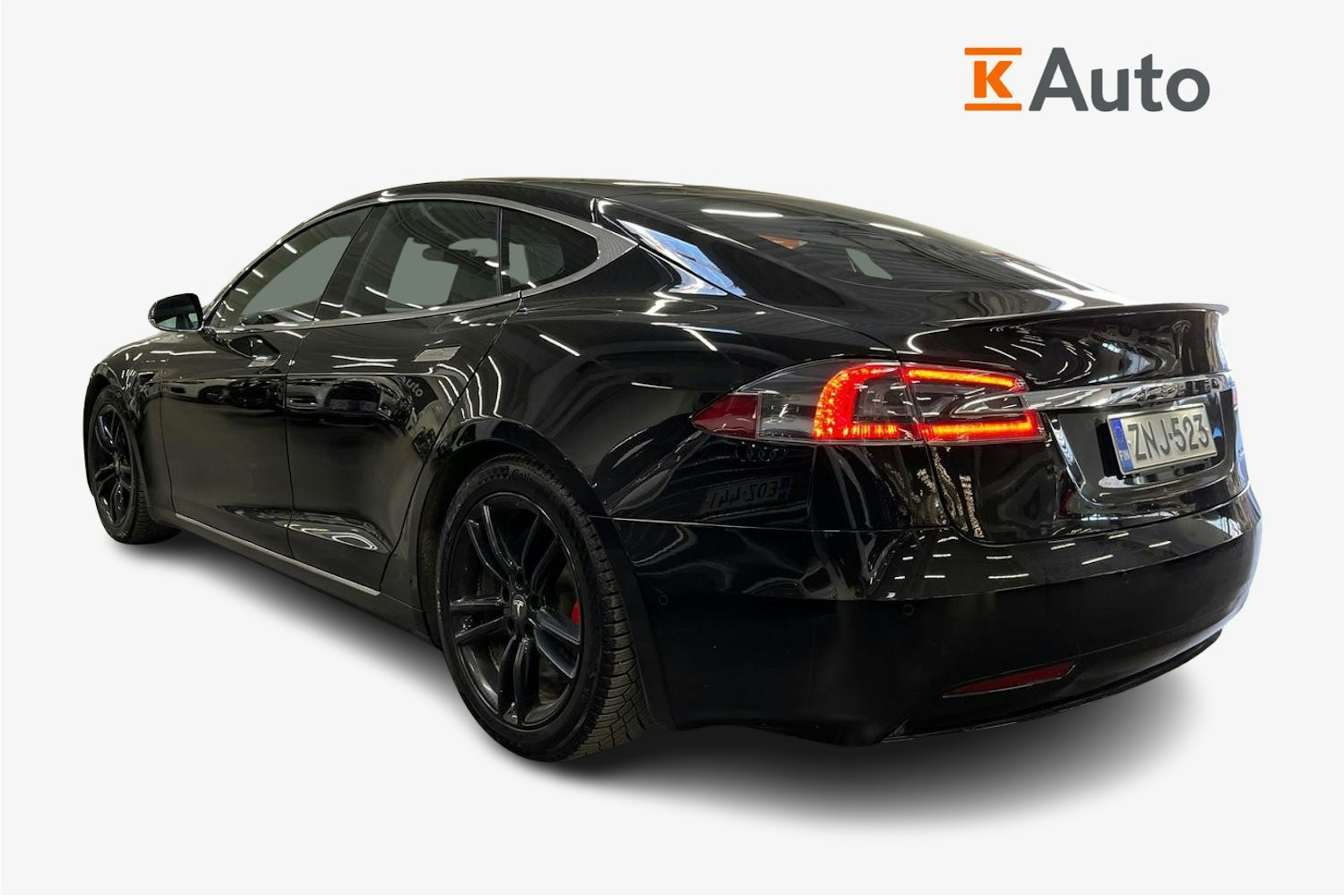 Musta Tesla Model S 2020 kuva 2.