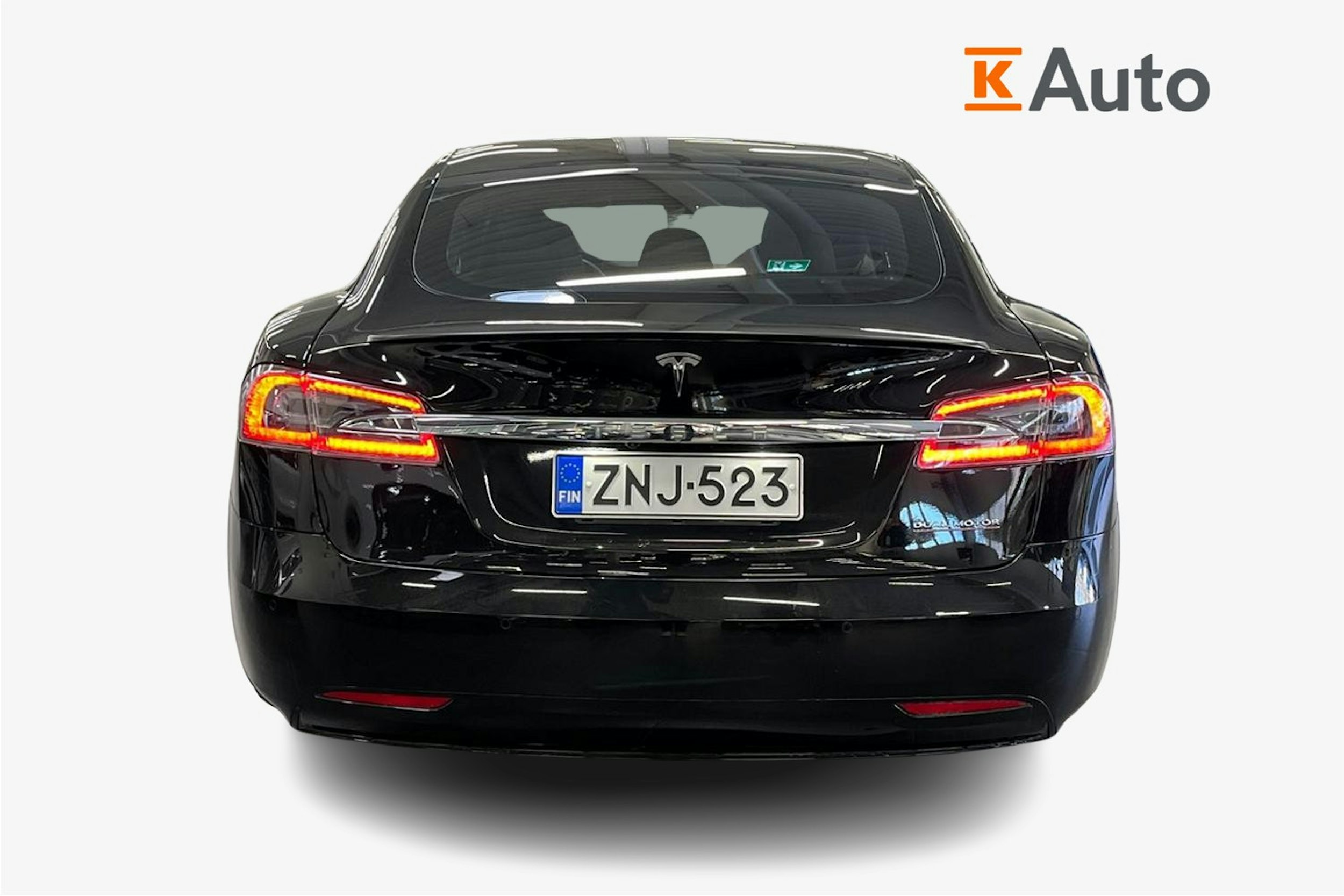 Musta Tesla Model S 2020 kuva 3.