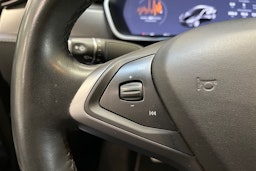 Musta Tesla Model S 2020 kuva 12.