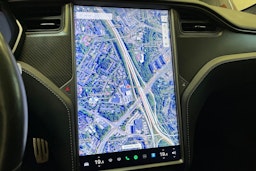 Musta Tesla Model S 2020 kuva 14.