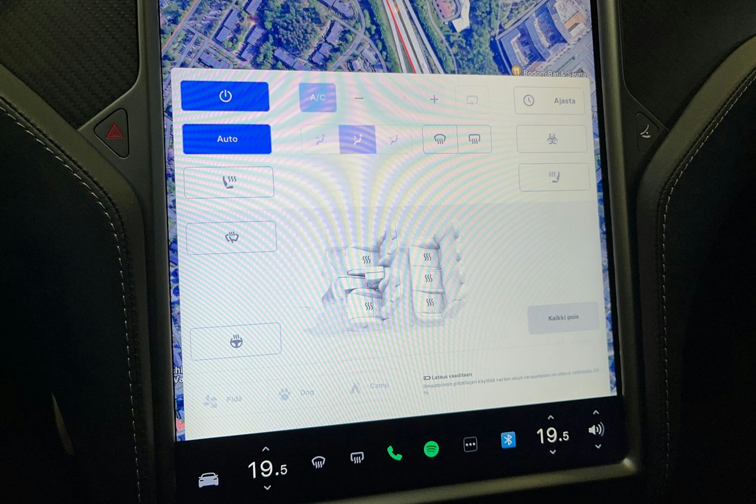 Musta Tesla Model S 2020 kuva 16.