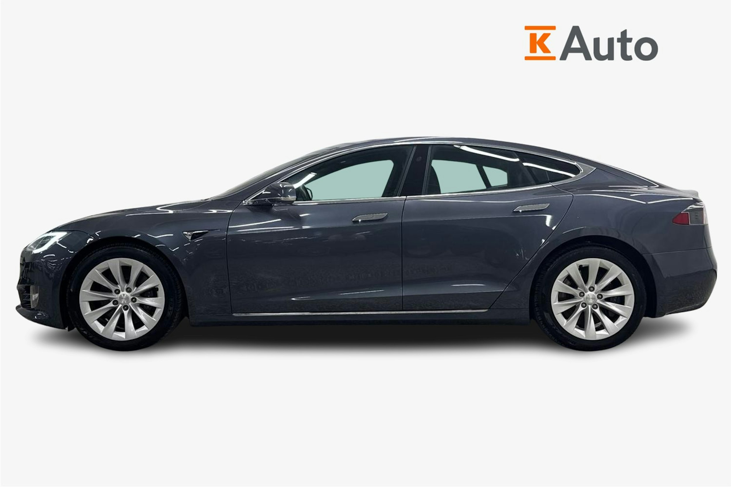 musta Tesla Model S 2021 kuva 5.