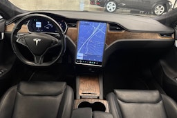 musta Tesla Model S 2021 kuva 7.