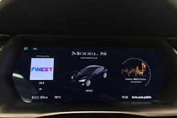 musta Tesla Model S 2021 kuva 14.