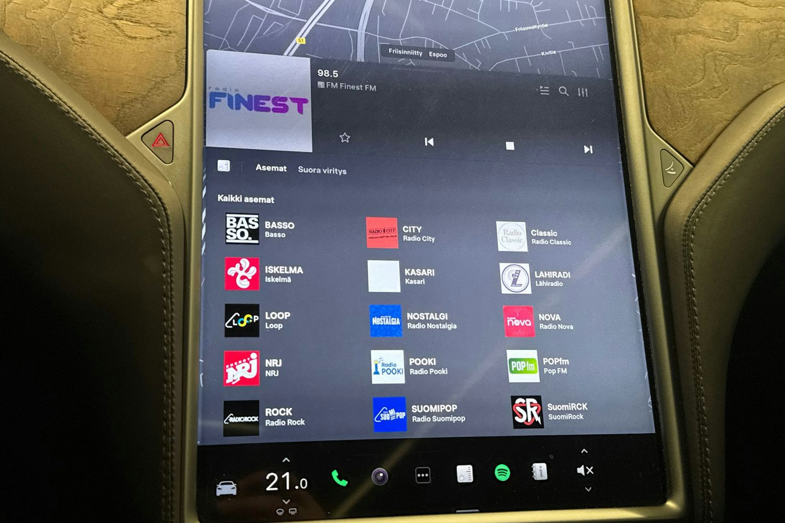 musta Tesla Model S 2021 kuva 16.