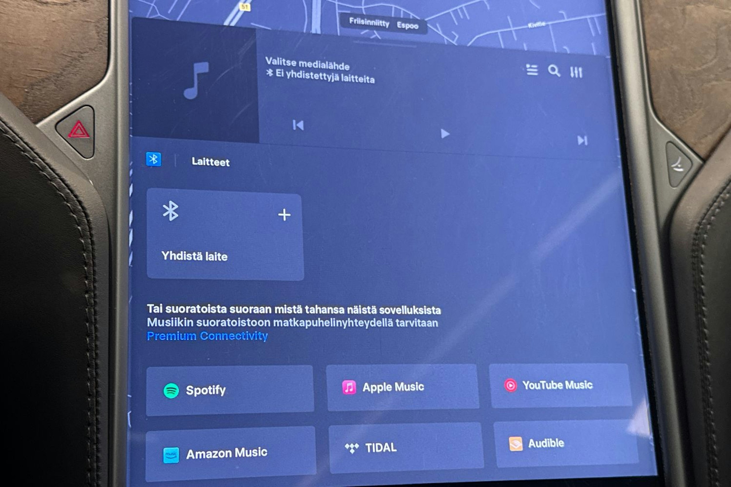 musta Tesla Model S 2021 kuva 18.