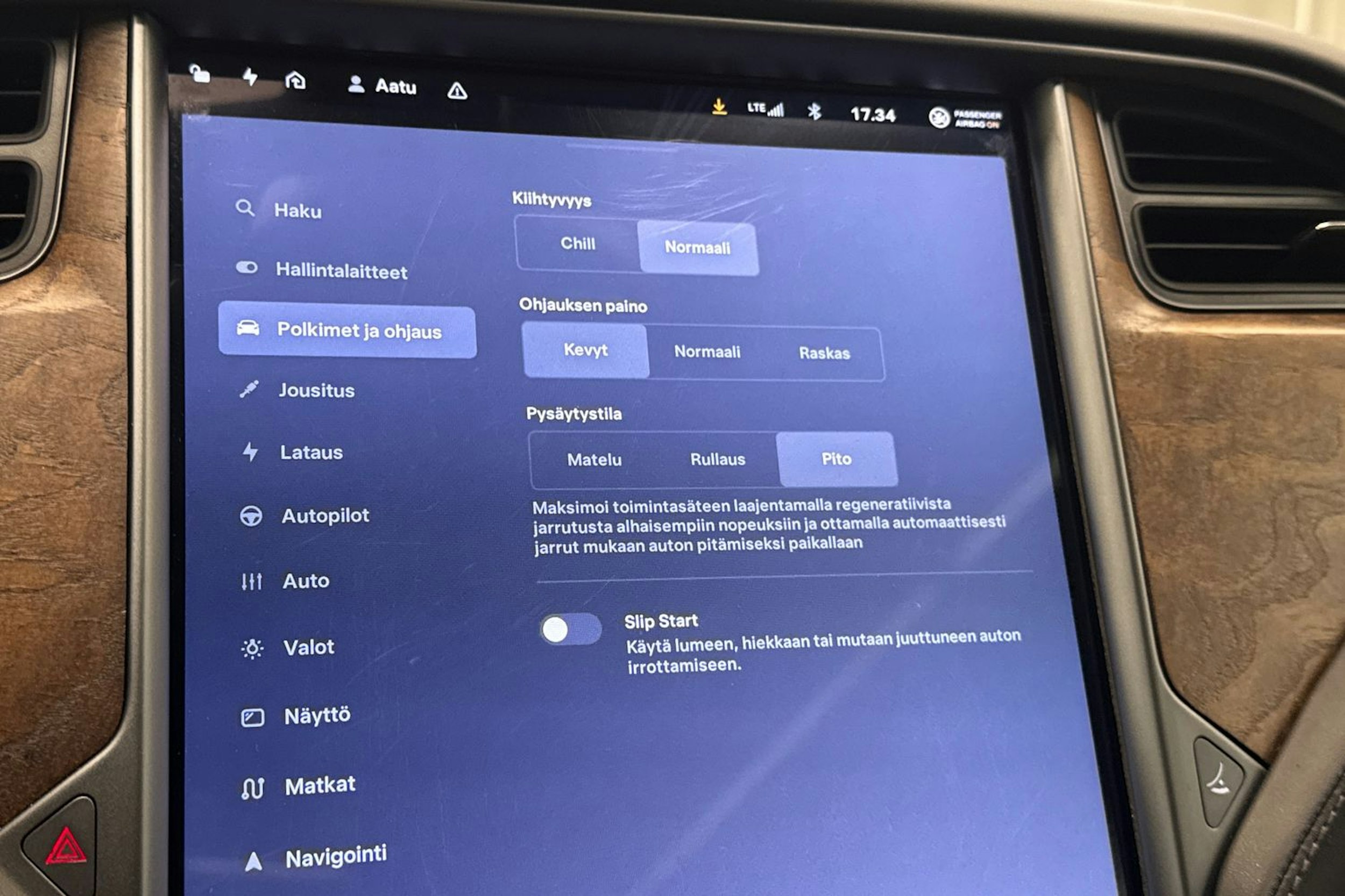 musta Tesla Model S 2021 kuva 20.