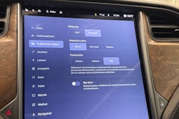 musta Tesla Model S 2021 kuva 20.