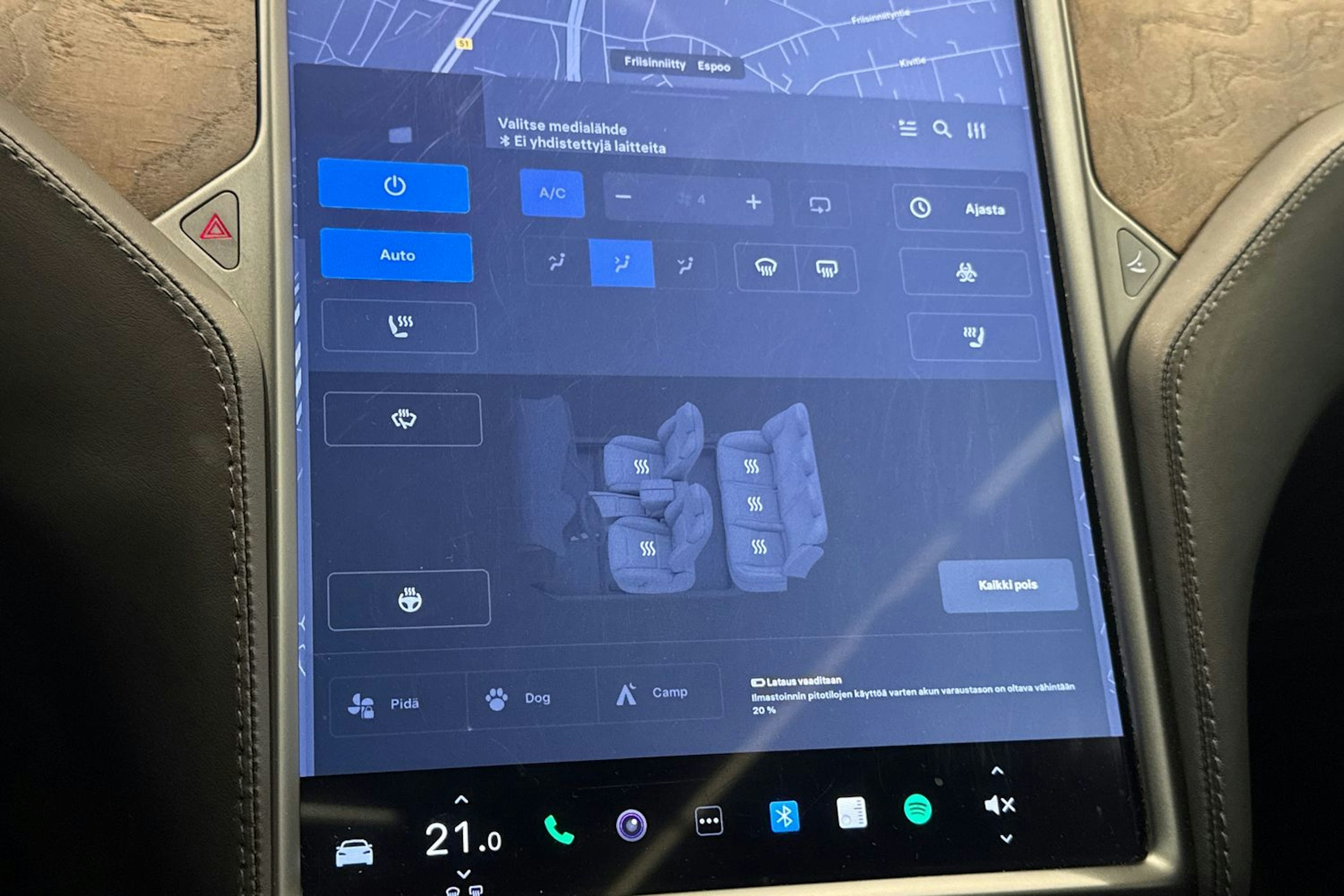 musta Tesla Model S 2021 kuva 24.