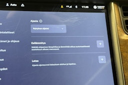 musta Tesla Model S 2021 kuva 25.