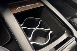 musta Tesla Model S 2021 kuva 28.