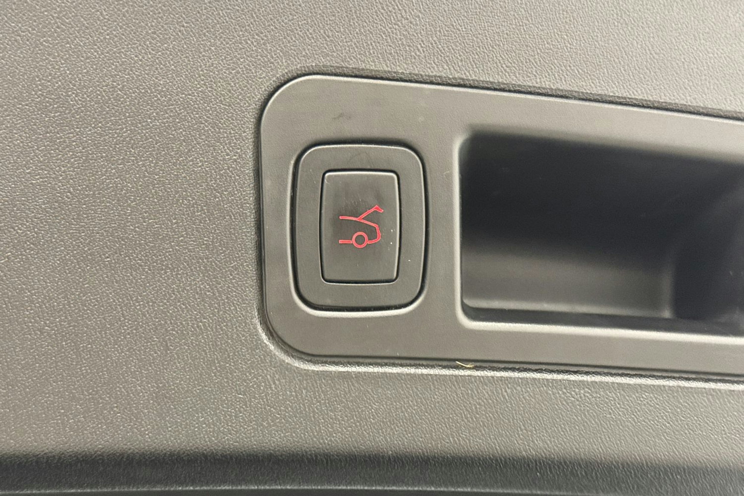 musta Tesla Model S 2021 kuva 32.