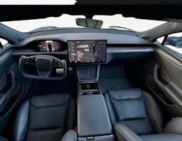 harmaa Tesla Model S 2023 kuva 4.