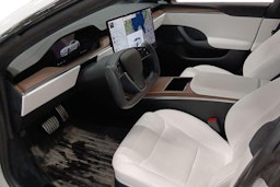 Valkoinen Tesla Model S 2023 kuva 3.