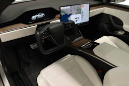 Valkoinen Tesla Model S 2023 kuva 6.