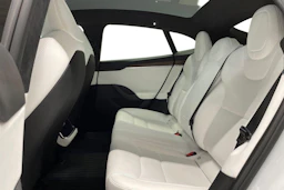 Valkoinen Tesla Model S 2023 kuva 8.