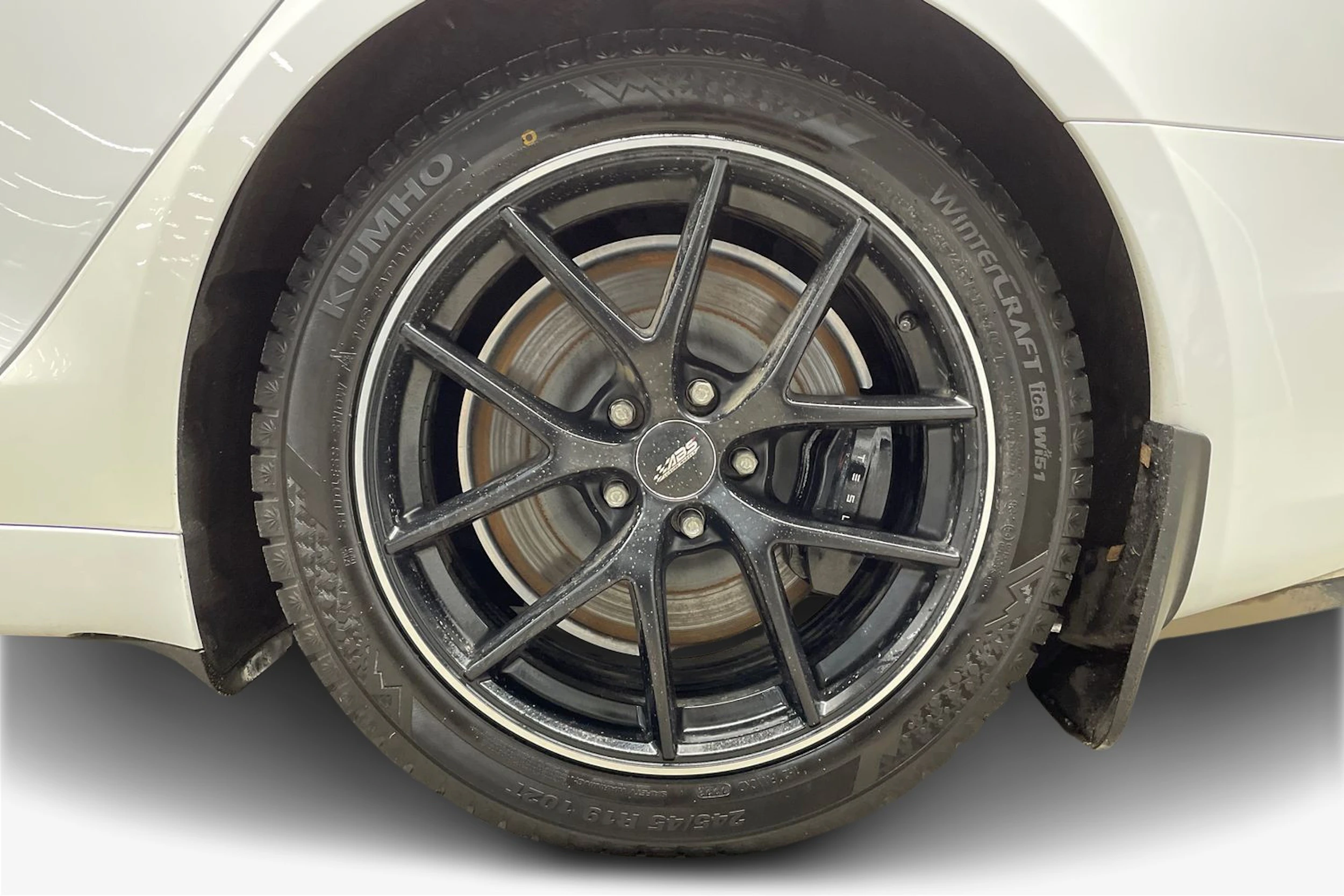 Valkoinen Tesla Model S 2023 kuva 9.