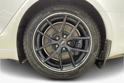 Valkoinen Tesla Model S 2023 kuva 9.