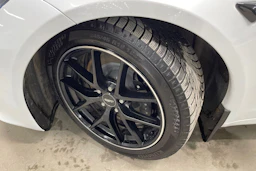 Valkoinen Tesla Model S 2023 kuva 10.