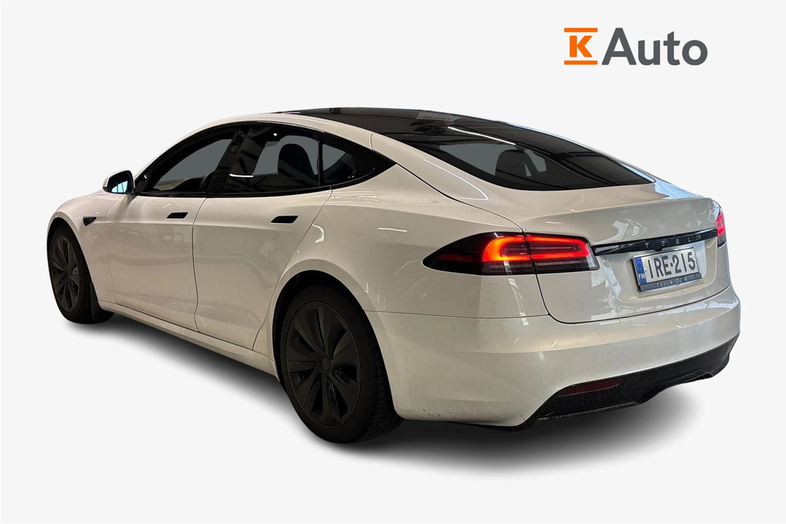 valkoinen Tesla Model S 2023 kuva 2.