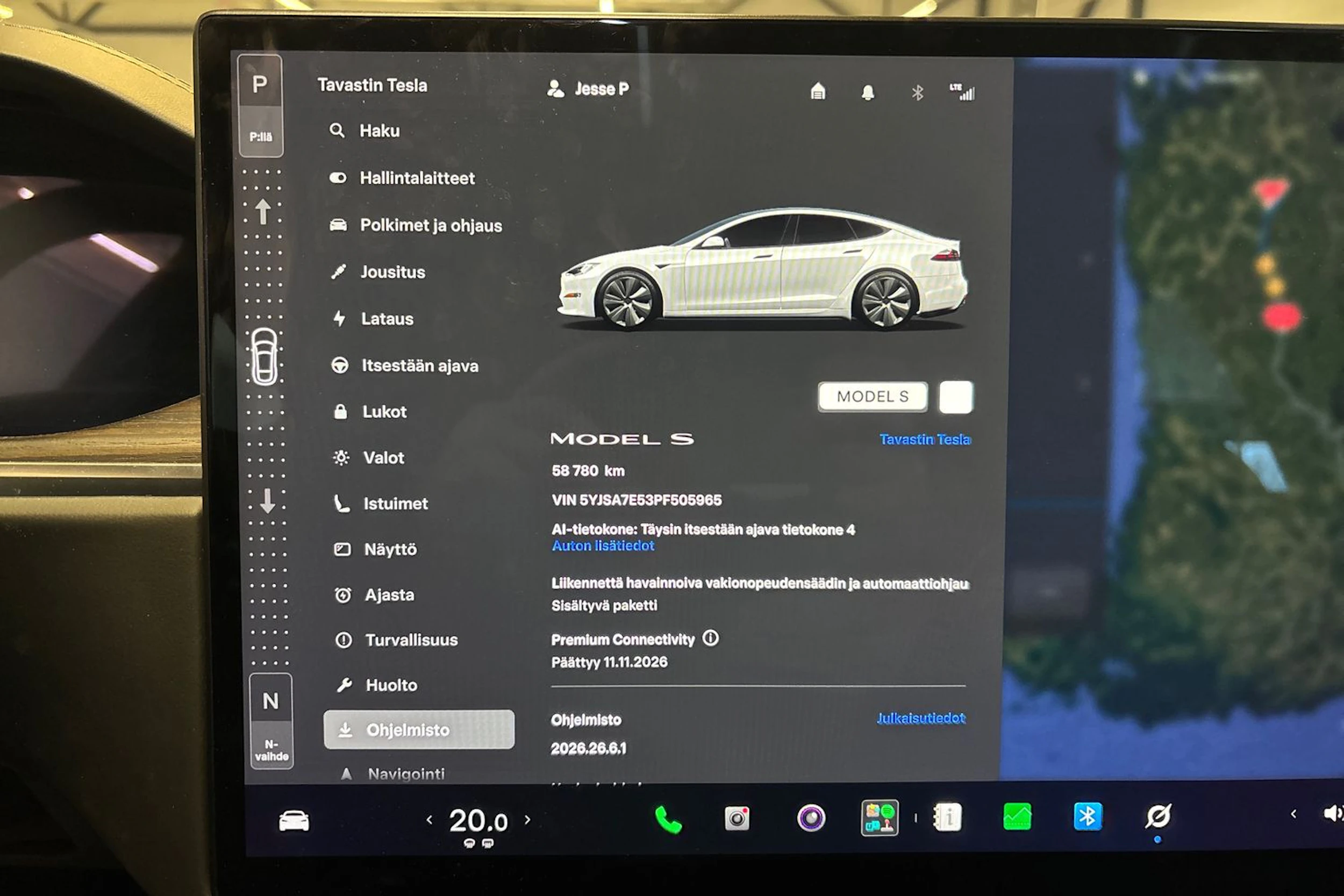 valkoinen Tesla Model S 2023 kuva 4.