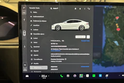 valkoinen Tesla Model S 2023 kuva 4.