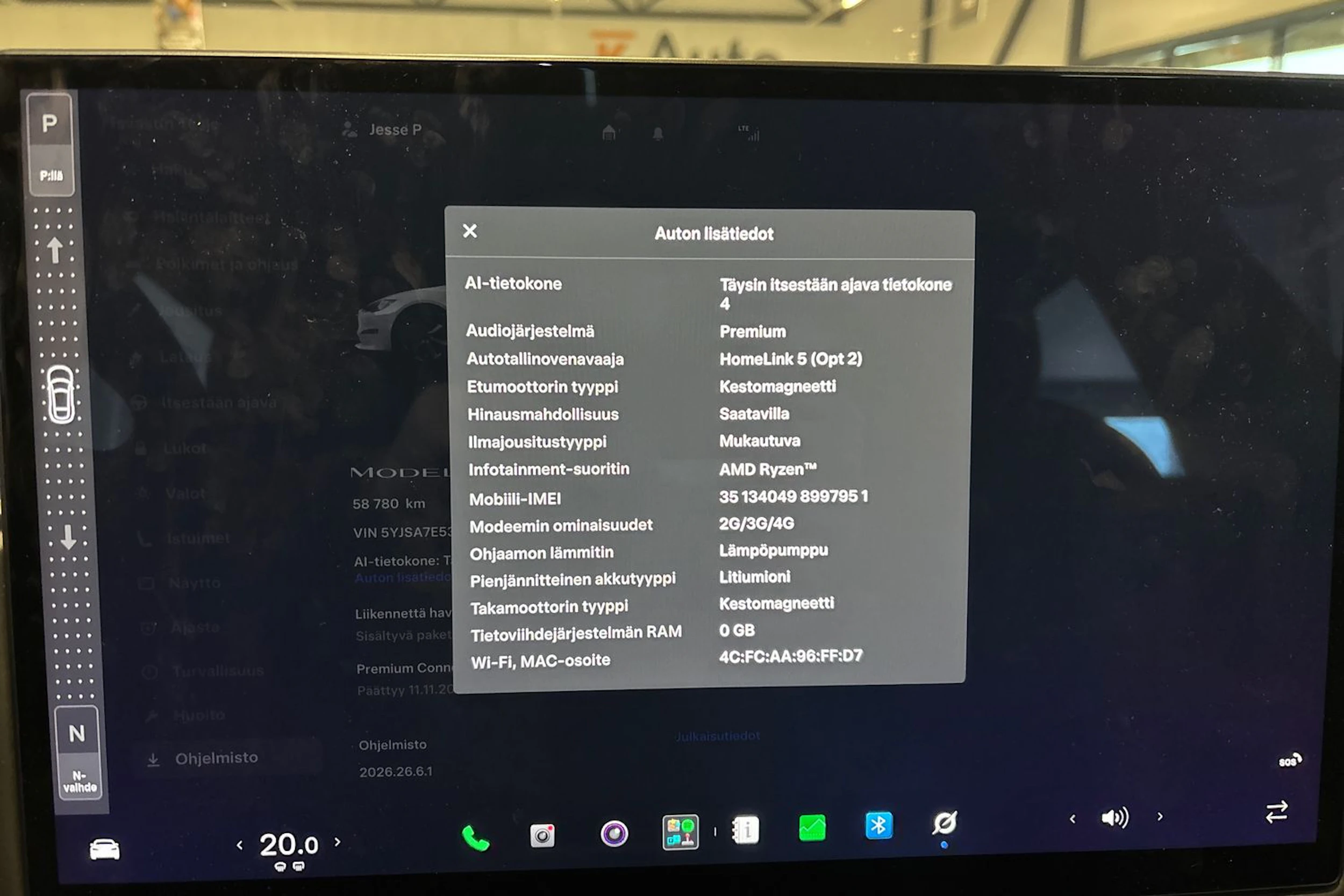 valkoinen Tesla Model S 2023 kuva 5.