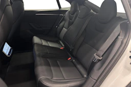 valkoinen Tesla Model S 2023 kuva 8.