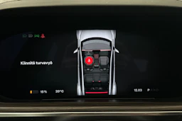 valkoinen Tesla Model S 2023 kuva 14.