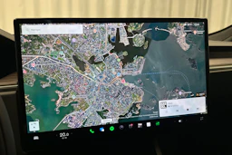 valkoinen Tesla Model S 2023 kuva 15.