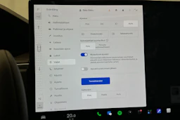 valkoinen Tesla Model S 2023 kuva 27.