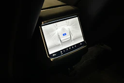 valkoinen Tesla Model S 2023 kuva 41.