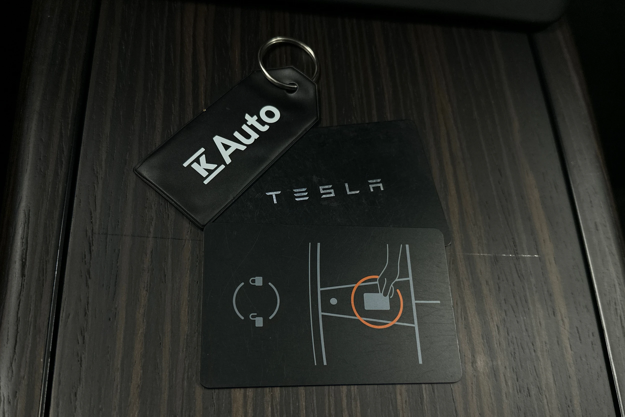 valkoinen Tesla Model S 2023 kuva 42.