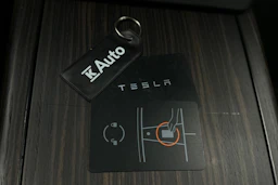 valkoinen Tesla Model S 2023 kuva 42.