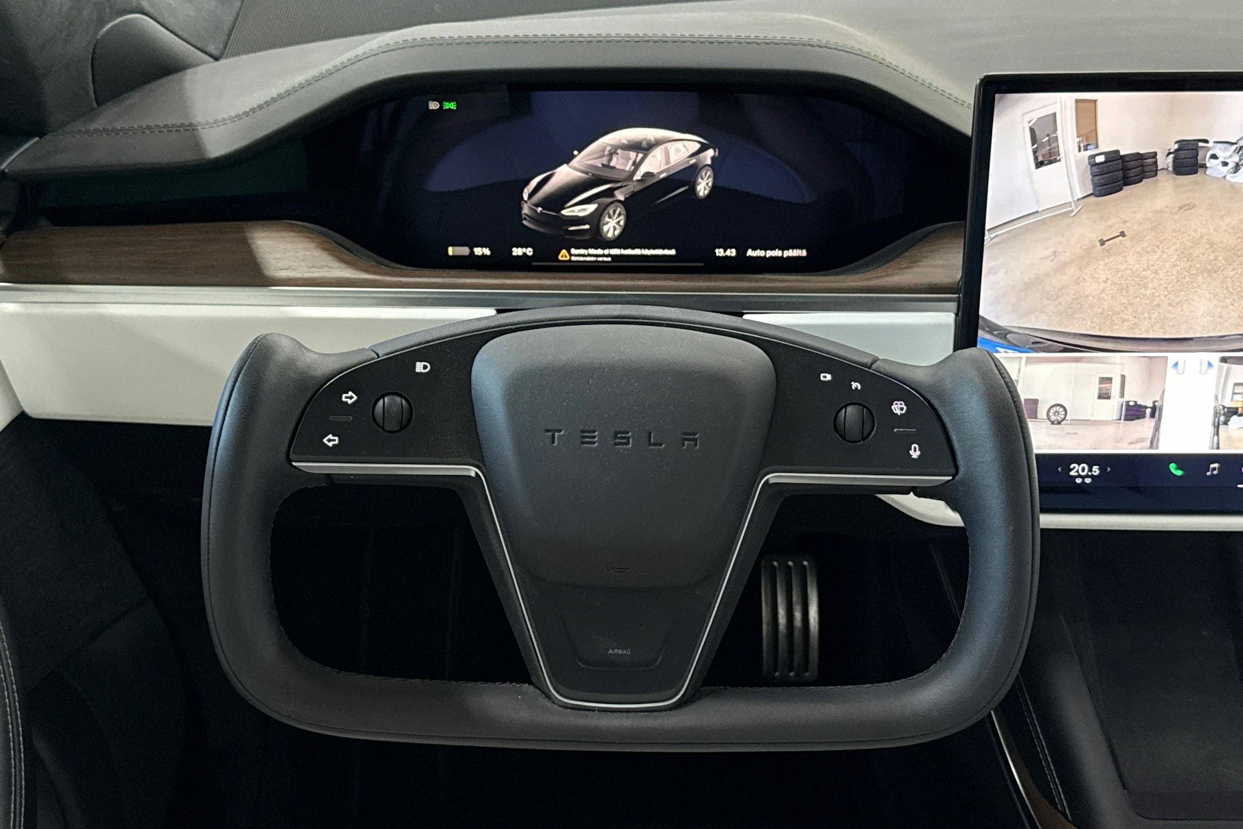 met. musta Tesla Model S 2023 kuva 9.