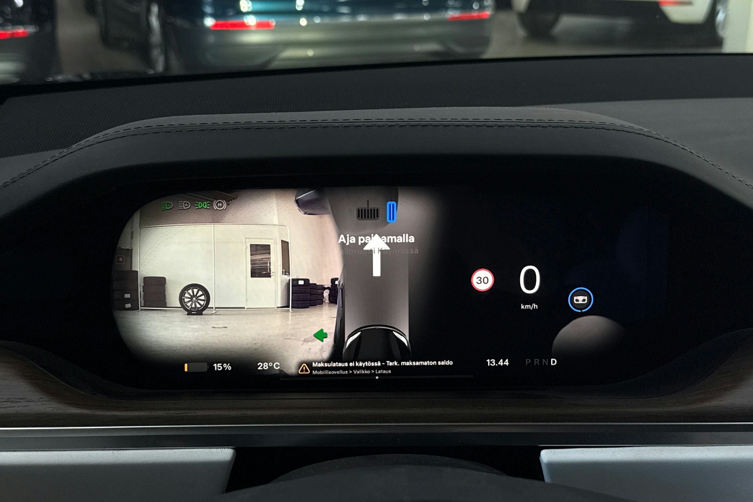 met. musta Tesla Model S 2023 kuva 12.