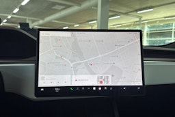 met. musta Tesla Model S 2023 kuva 14.