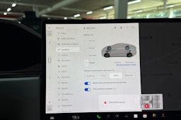 met. musta Tesla Model S 2023 kuva 15.