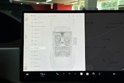 met. musta Tesla Model S 2023 kuva 20.