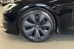met. musta Tesla Model S 2023 kuva 30.