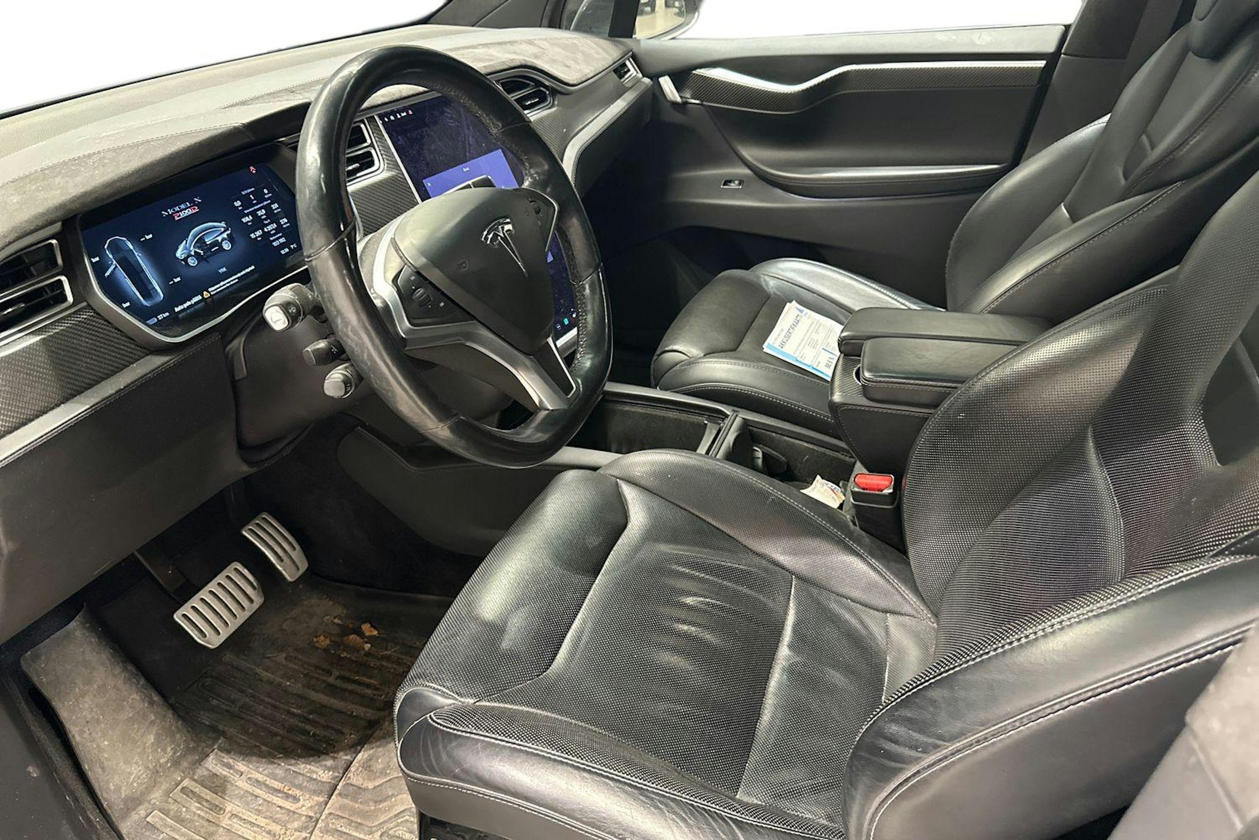 musta Tesla Model X 2017 kuva 3.