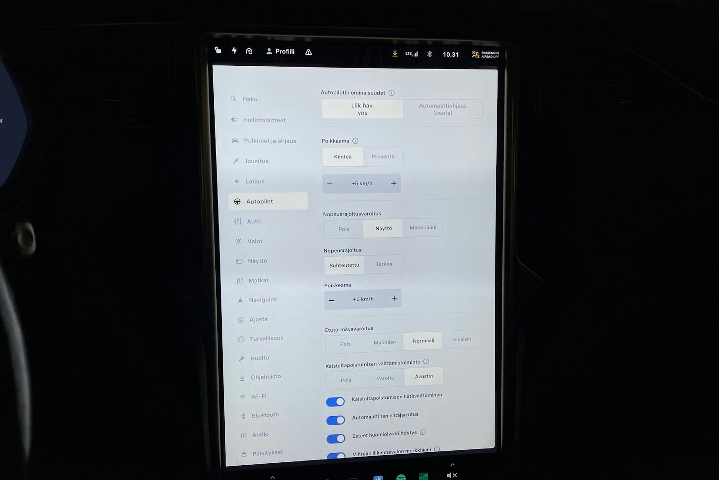 musta Tesla Model X 2017 kuva 17.