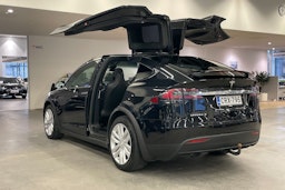 musta Tesla Model X 2017 kuva 22.