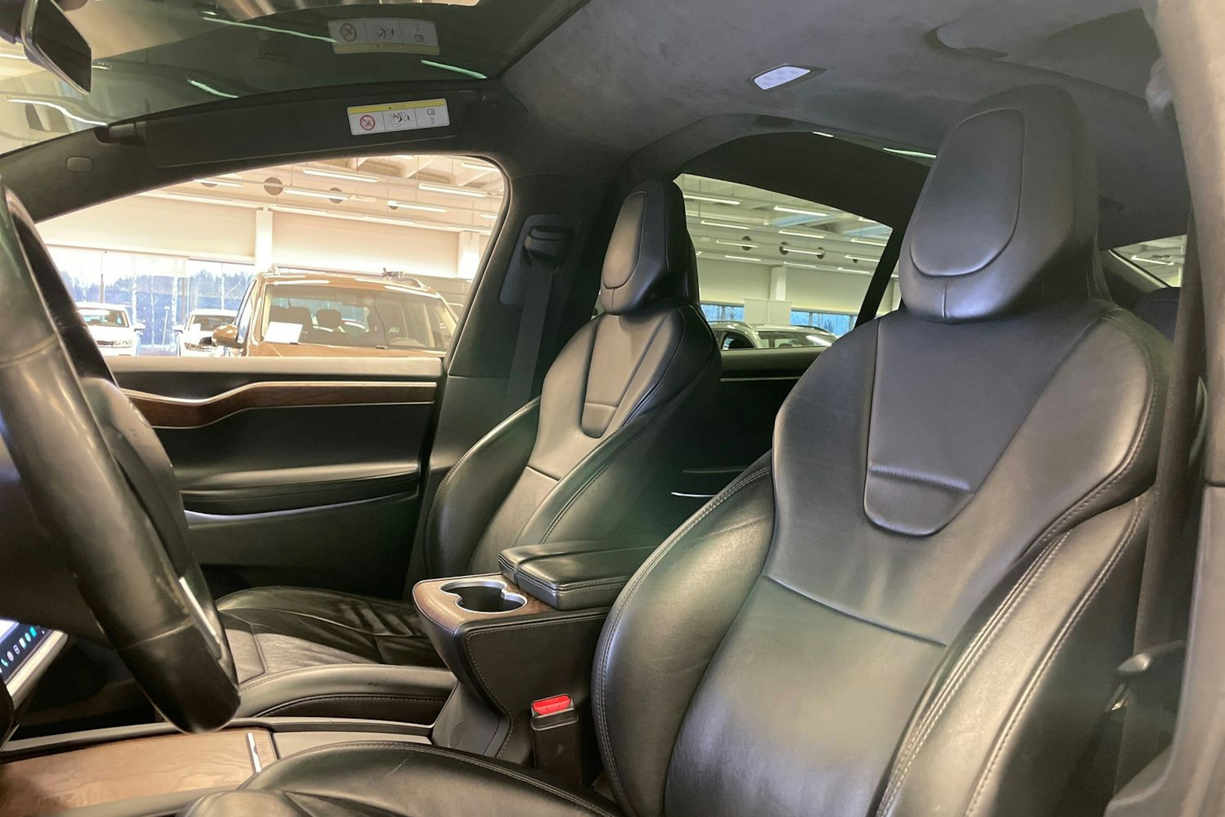 musta Tesla Model X 2017 kuva 24.