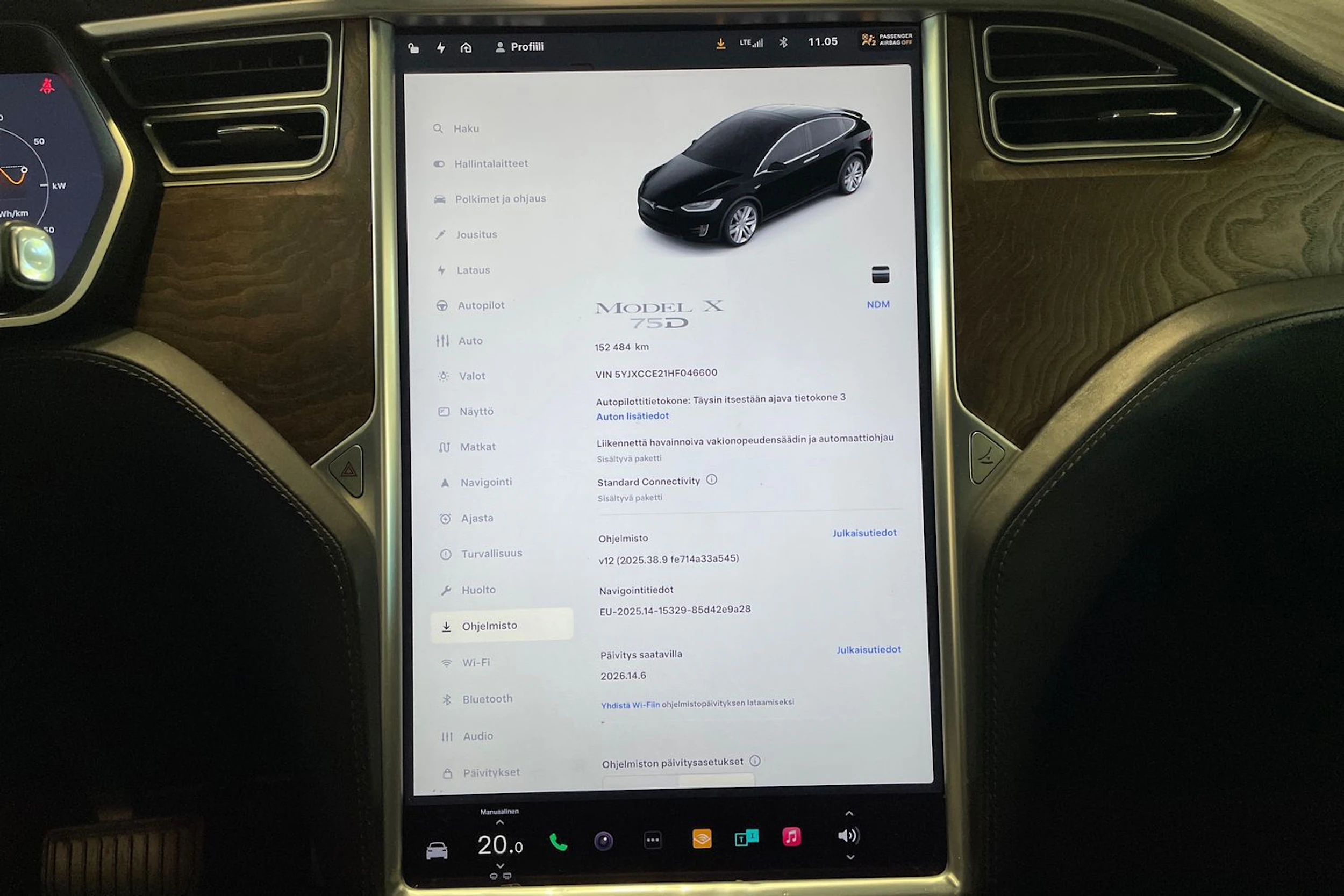 musta Tesla Model X 2017 kuva 28.