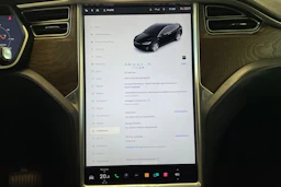 musta Tesla Model X 2017 kuva 28.
