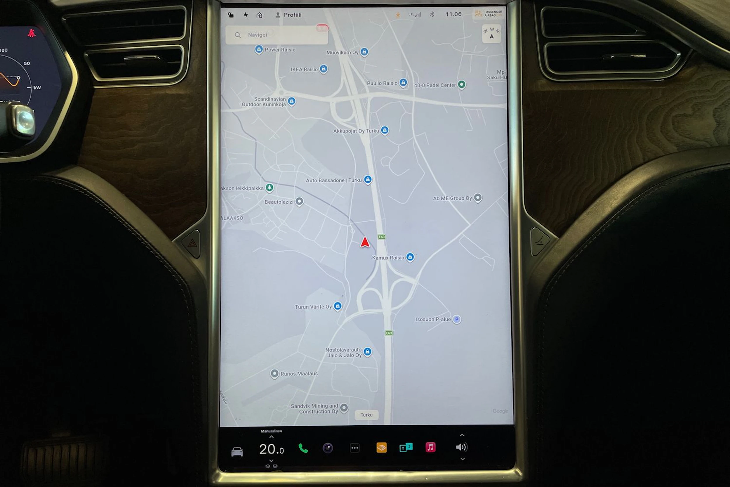 musta Tesla Model X 2017 kuva 30.