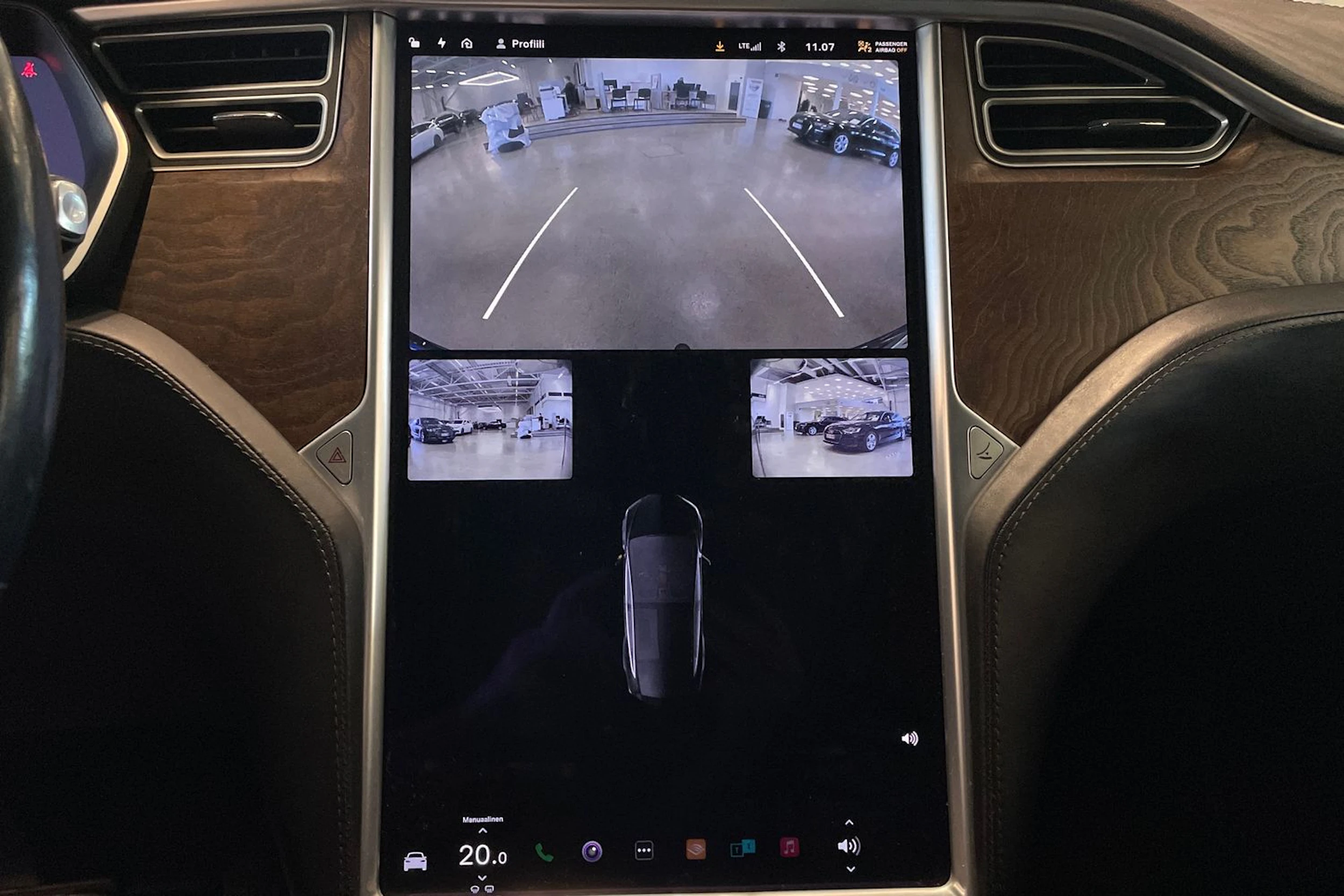 musta Tesla Model X 2017 kuva 31.