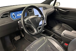 valkoinen Tesla Model X 2017 kuva 3.