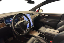 punainen Tesla Model X 2017 kuva 6.